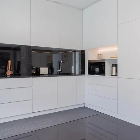 Hidden Oasis With Pool By Lovelystay 아파트 리스본