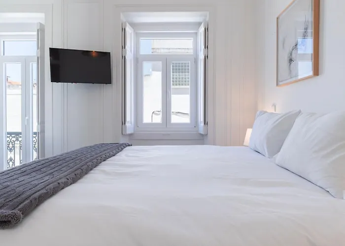 Hidden Oasis With Pool By Lovelystay Appartement Lisboa