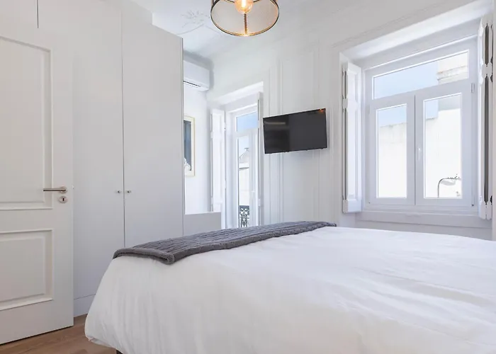 Hidden Oasis With Pool By Lovelystay 公寓