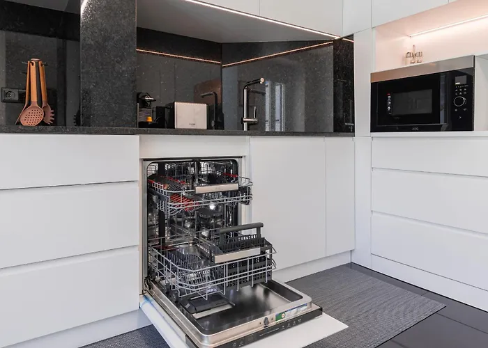 Hidden Oasis With Pool By Lovelystay *