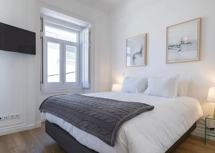 Hidden Oasis With Pool By Lovelystay Appartement Lisboa