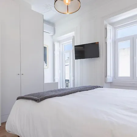 Hidden Oasis With Pool By Lovelystay 公寓