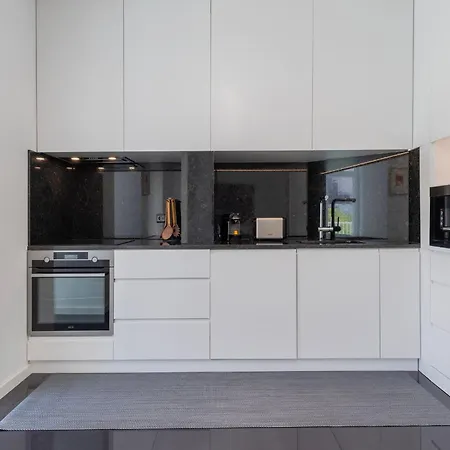 公寓 Hidden Oasis With Pool By Lovelystay